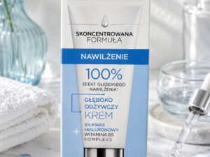 Zapewnij swojej skórze wysoką ochronę przeciwsłoneczną bez naruszania makijażu. Eveline Wonder Match SPF 50 Protective Makeup Mist to ultralekka mgiełka ochronna z filtrem SPF 50, która skutecznie chroni przed promieniowaniem UVA i UVB, jednocześnie utrwalając świeży wygląd makijażu.  Transparentna, niewidoczna formuła szybko się wchłania, nie pozostawia białych śladów ani tłustego filmu. Produkt doskonale sprawdza się zarówno jako ostatni etap porannej pielęgnacji, jak i do ponownej aplikacji ochrony przeciwsłonecznej w ciągu dnia – nawet na makijaż.  Formuła została wzbogacona o kwas hialuronowy, witaminy C, E, B3, B5 i B6, ekstrakt z aloesu oraz olej z awokado, które wspierają nawilżenie, pielęgnację i ochronę skóry przed przesuszeniem. Odpowiednia do każdego typu cery, również wrażliwej.  Najważniejsze cechy:  * wysoka ochrona przeciwsłoneczna SPF 50, * skuteczna ochrona przed promieniowaniem UVA i UVB, * do stosowania na makijaż i pod makijaż, * ultralekka, transparentna mgiełka, * wodoodporna formuła, * nie pozostawia białych śladów ani tłustego filmu, * zawiera kwas hialuronowy, witaminy C, E, B3, B5 i B6, ekstrakt z aloesu oraz olej z awokado, * odpowiednia do wszystkich typów skóry, również wrażliwej, * pojemność: 150 ml.  Sposób użycia:  Przed użyciem dobrze wstrząśnij. Zamknij oczy i usta, a następnie rozpyl mgiełkę równomiernie z odległości około 20–30 cm na twarz. Stosuj jako ostatni etap pielęgnacji lub na gotowy makijaż. Aby utrzymać skuteczną ochronę przeciwsłoneczną, ponawiaj aplikację w ciągu dnia, szczególnie po kontakcie z wodą, intensywnym poceniu się lub osuszeniu skóry ręcznikiem.