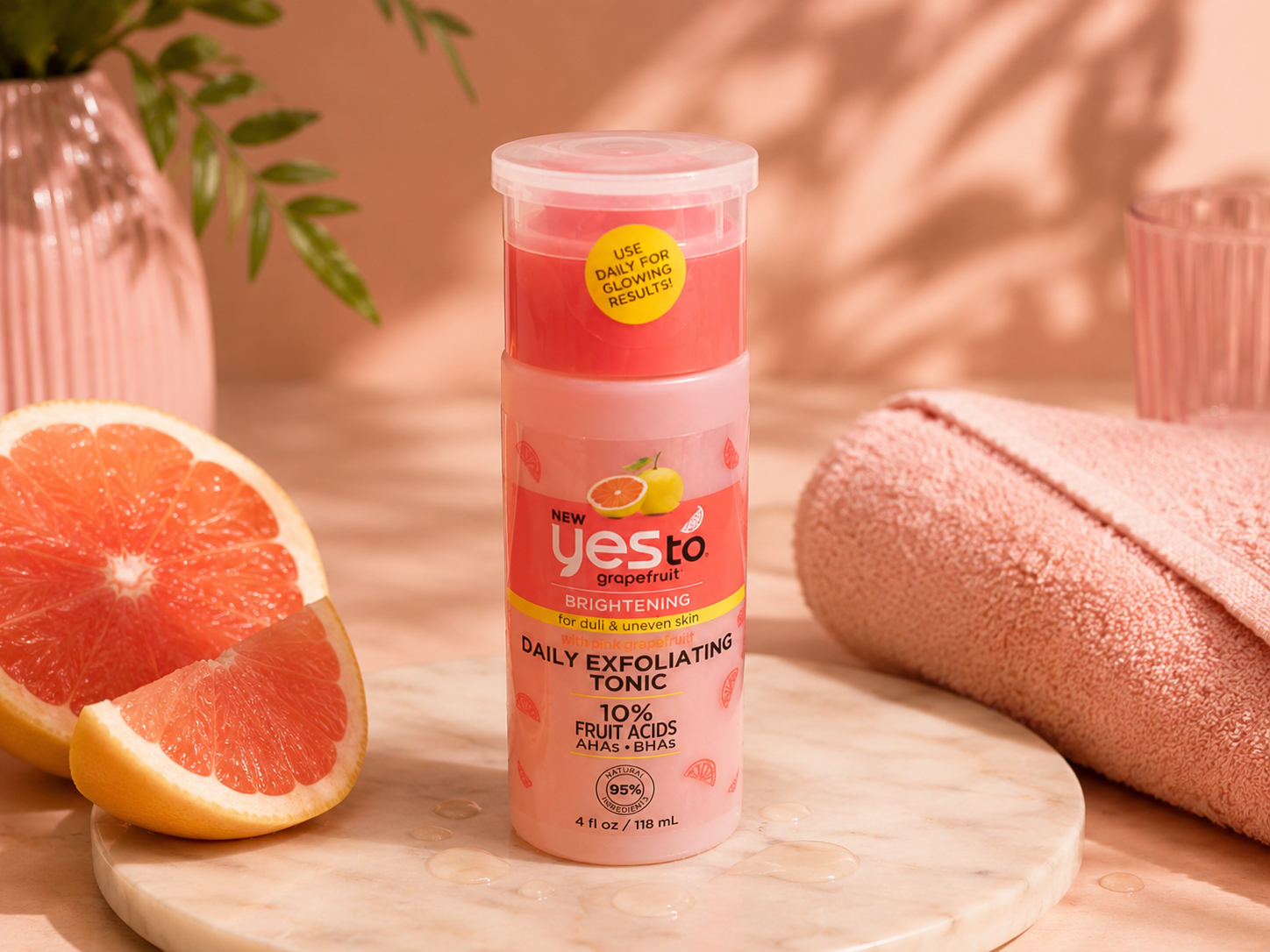 Yes To Grapefruit Brightening Daily Exfoliating Tonic – Rozświetlający tonik złuszczający z kwasami AHA i BHA 118 ml